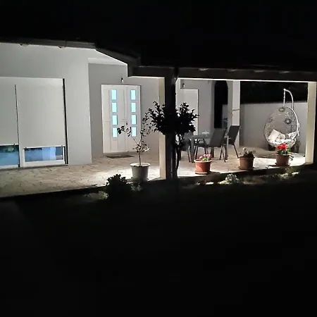 Lucas アパート